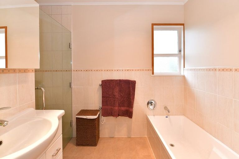 Photo of property in 12 Nelson Street, Helensville, 0800