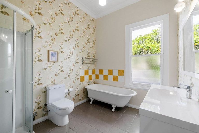 Photo of property in 41 Queen Street, Cambridge, 3434