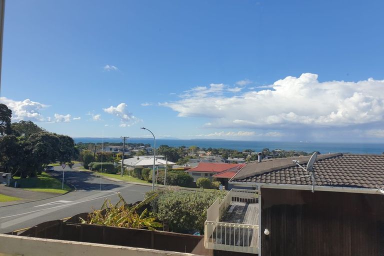Photo of property in 2/8 Rahopara Street, Castor Bay, Auckland, 0620