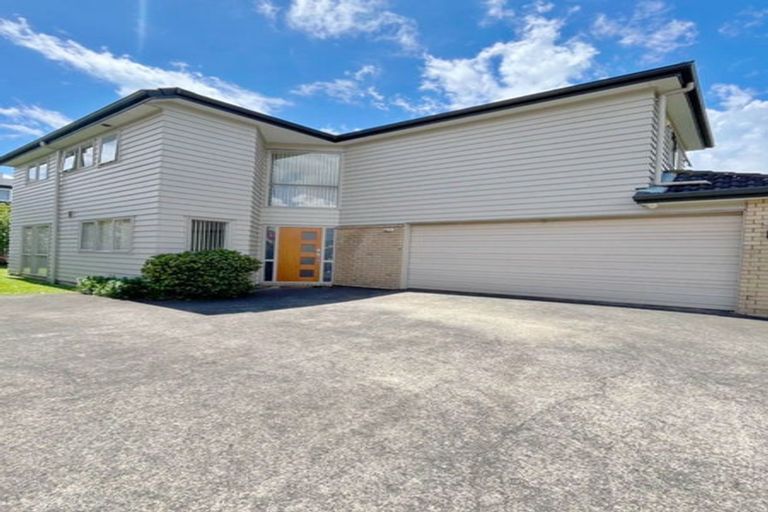 Photo of property in 15 Merlot Way, Te Atatu South, Auckland, 0610