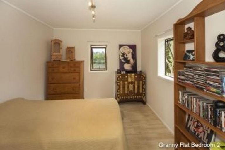 Photo of property in 145 Weatherly Road, Torbay, Auckland, 0630