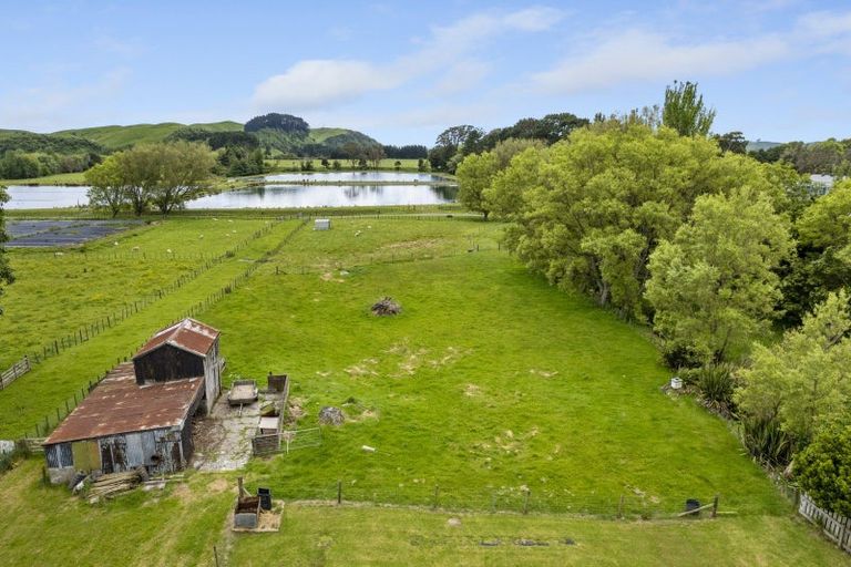 Photo of property in 32 Cambridge Street, Pahiatua, 4910