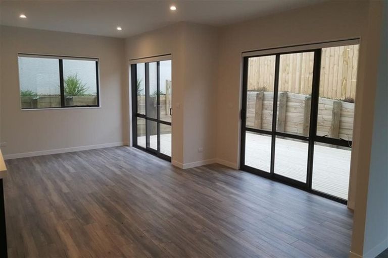 Photo of property in 3b Horizon Way, West Harbour, Auckland, 0618