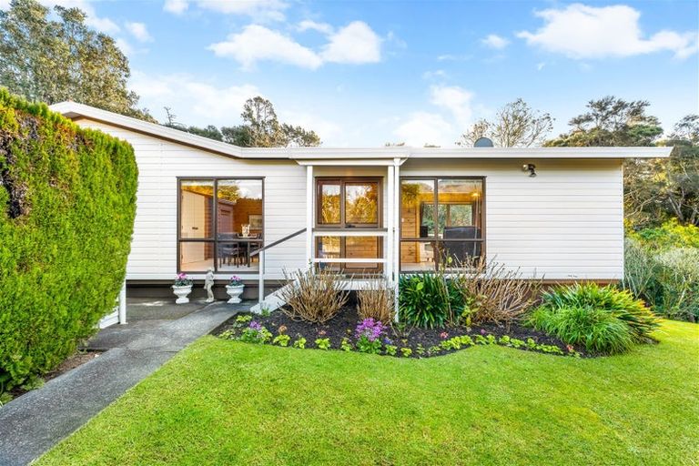 Photo of property in 14 Chardon Place, Henderson, Auckland, 0612