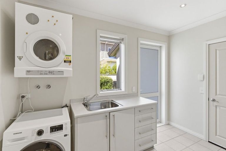 Photo of property in 10 Metzenthin Close, Raumati South, Paraparaumu, 5032