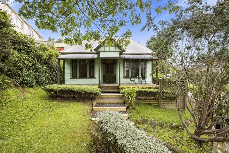 Photo of property in 1 Oates Street, Kaikorai, Dunedin, 9010
