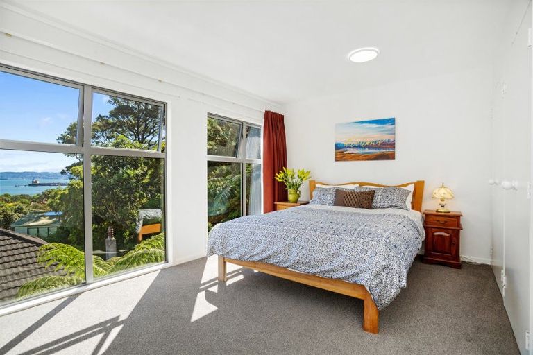 Photo of property in 3a Whiorau Grove, Lowry Bay, Lower Hutt, 5013