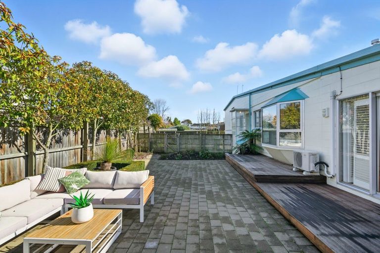 Photo of property in 7 Rosedale Place, Avonhead, Christchurch, 8042