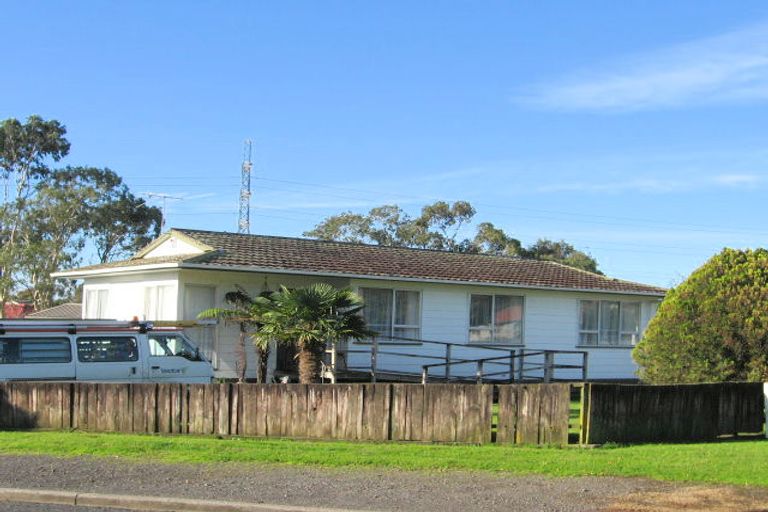 Photo of property in 1 Pesaro Place, Clover Park, Auckland, 2023