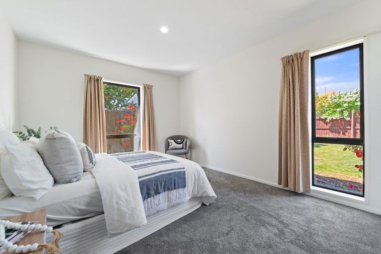 Photo of property in 10 Woodstock Place, Russley, Christchurch, 8042