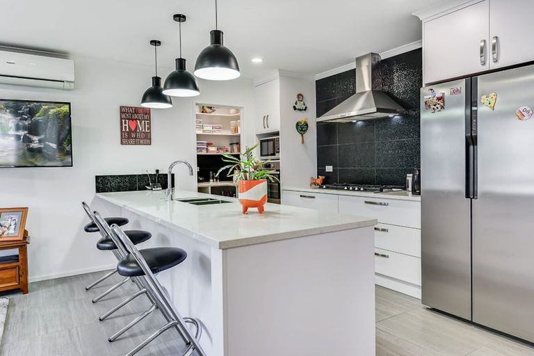 Photo of property in 8 Carlingford Rise, Dinsdale, Hamilton, 3204