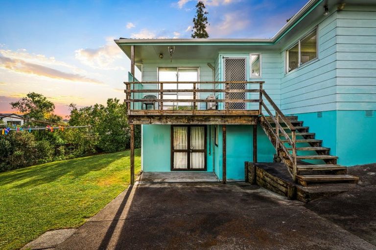 Photo of property in 18 Peterhouse Place, West Harbour, Auckland, 0618