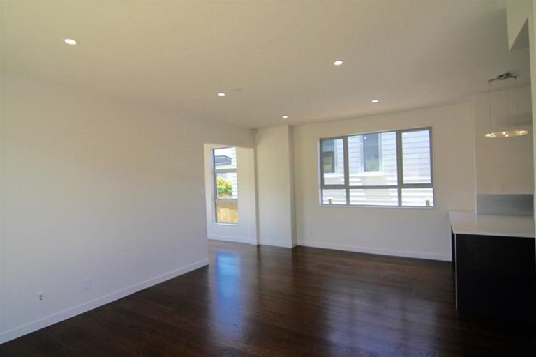 Photo of property in 32 Remuremu Street, Long Bay, Auckland, 0630