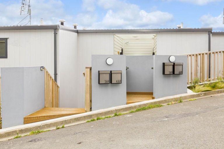 Photo of property in 4/69 Tiketike Way, Brooklyn, Wellington, 6021