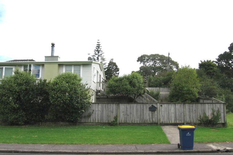 Photo of property in 15 Shetland Street, Glen Eden, Auckland, 0602