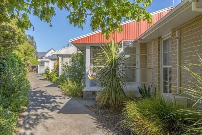 Photo of property in 2/140 Champion Street, Edgeware, Christchurch, 8013