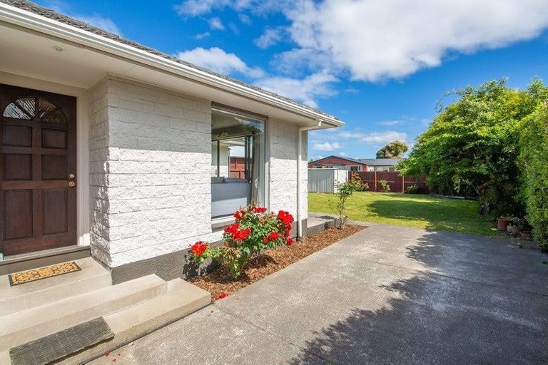 Photo of property in 2/149 Wairakei Road, Bryndwr, Christchurch, 8053