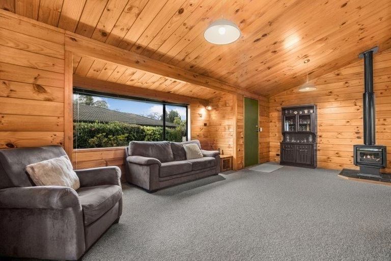 Photo of property in 16 Wilencote Place, Pahurehure, Papakura, 2113