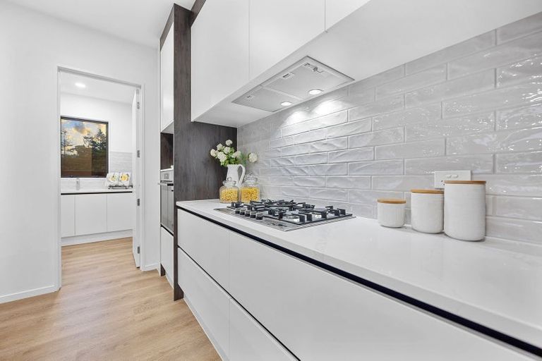 Photo of property in 32 Paparahi Place, Wainui, Silverdale, 0992