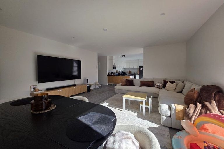Photo of property in 14a Riserra Drive, Ranui, Auckland, 0612