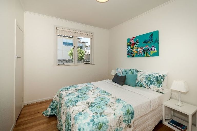 Photo of property in 1/15 Seine Road, Forrest Hill, Auckland, 0620