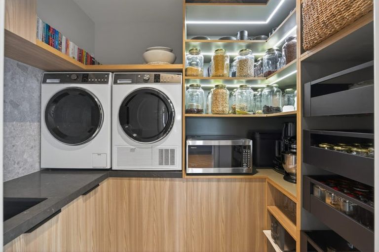 Photo of property in 48 Brougham Street, Nelson South, Nelson, 7010