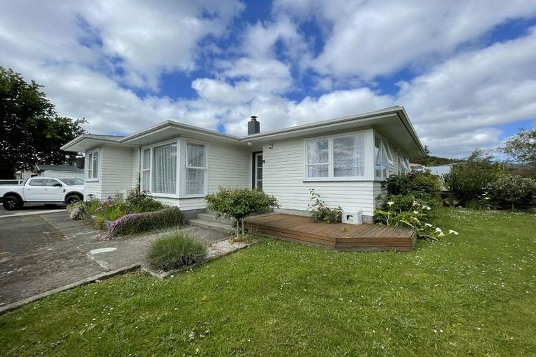 Photo of property in 2 Meremere Street, Wainuiomata, Lower Hutt, 5014