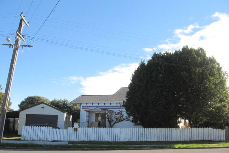 Photo of property in 31 Domain Road, Otaki, 5512
