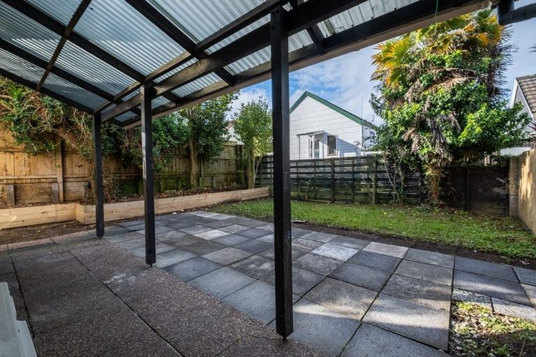 Photo of property in 90a Beaumonts Way, Manurewa, Auckland, 2102