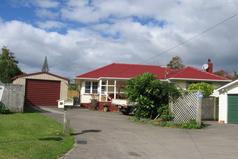 Photo of property in 20 Alma Street, Te Atatu South, Auckland, 0610