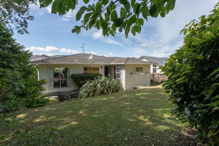 Photo of property in 68 Fyvie Avenue, Tawa, Wellington, 5028