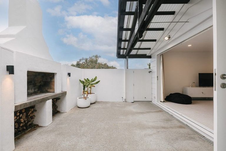 Photo of property in 24 Heatley Avenue, Hokowhitu, Palmerston North, 4410