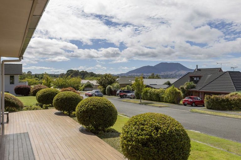 Photo of property in 19 Kinder Street, Acacia Bay, Taupo, 3330