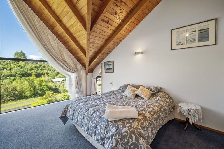 Photo of property in 5 Te Urunga Place, Acacia Bay, Taupo, 3330