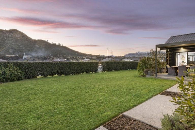 Photo of property in 15 Kingfisher Crescent, Albert Town, Wanaka, 9305
