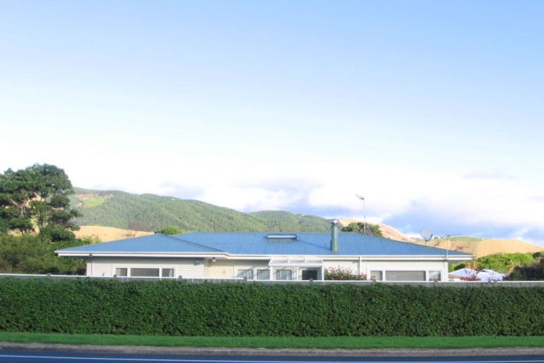 Photo of property in 420 Te Moana Road, Waikanae, 5036