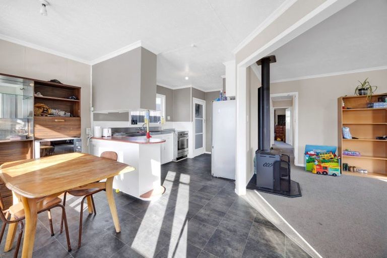 Photo of property in 37 Swansea Road, Stratford, 4332