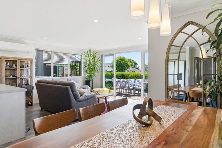 Photo of property in 1 Hanlow Place, Pyes Pa, Tauranga, 3112