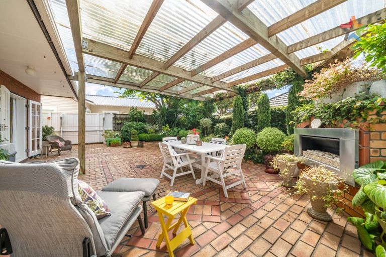 Photo of property in 2/17 Puriri Street, Woburn, Lower Hutt, 5010