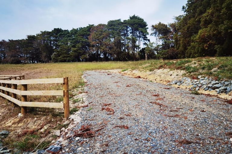 Photo of property in 92 Mahoenui Valley Road, Coatesville, 0793