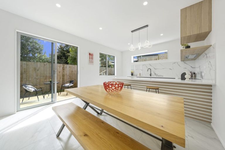 Photo of property in 298e Sunset Road, Windsor Park, Auckland, 0632