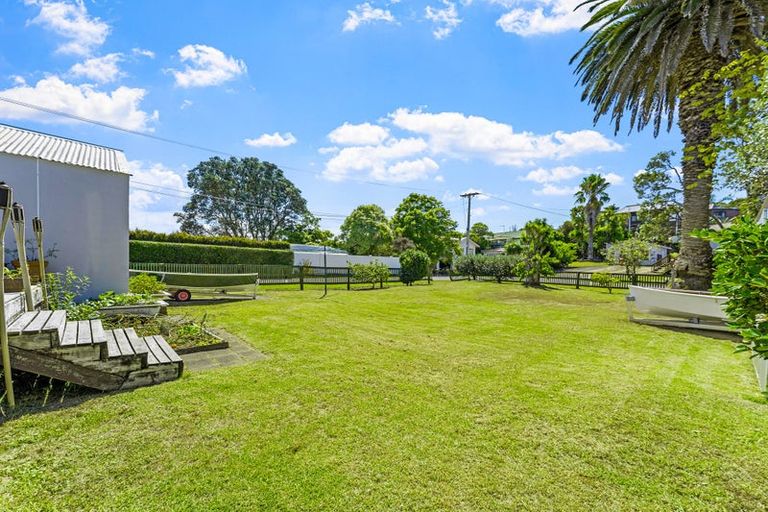 Photo of property in 21 Sundown Avenue, Manly, Whangaparaoa, 0930