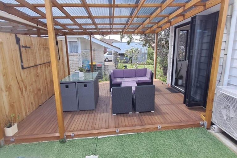 Photo of property in 27 Hoteo Avenue, Papatoetoe, Auckland, 2025