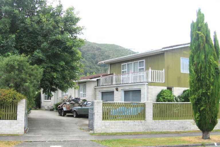 Photo of property in 3 Harvard Grove, Totara Park, Upper Hutt, 5018