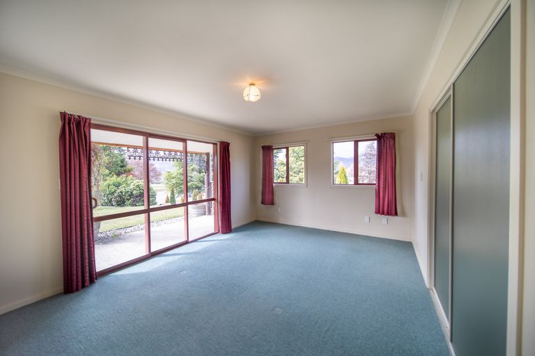 Photo of property in 2 Waenga Drive, Cromwell, 9310