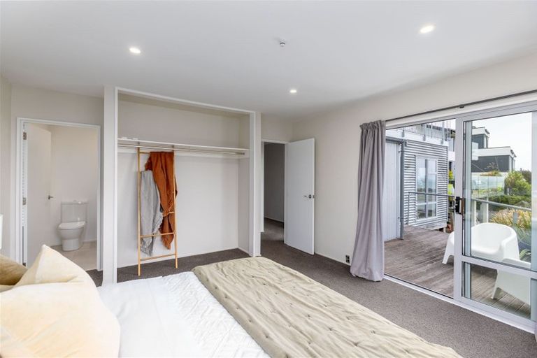 Photo of property in 16 Glendevere Terrace, Redcliffs, Christchurch, 8081