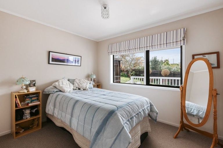 Photo of property in 103 Harbour View Road, Omokoroa, 3114