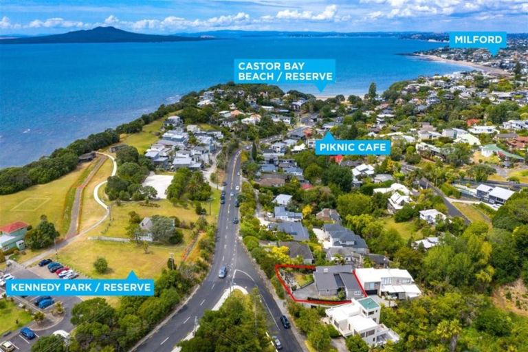 Photo of property in 2 Peter Terrace, Castor Bay, Auckland, 0620
