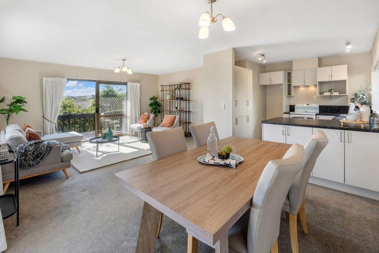 Photo of property in 2/5 Askew Place, Farm Cove, Auckland, 2012