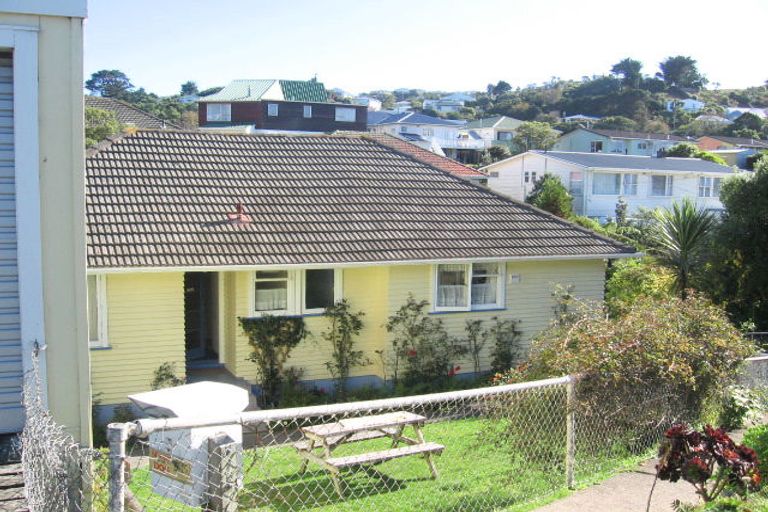 Photo of property in 5 Bassett Road, Johnsonville, Wellington, 6037